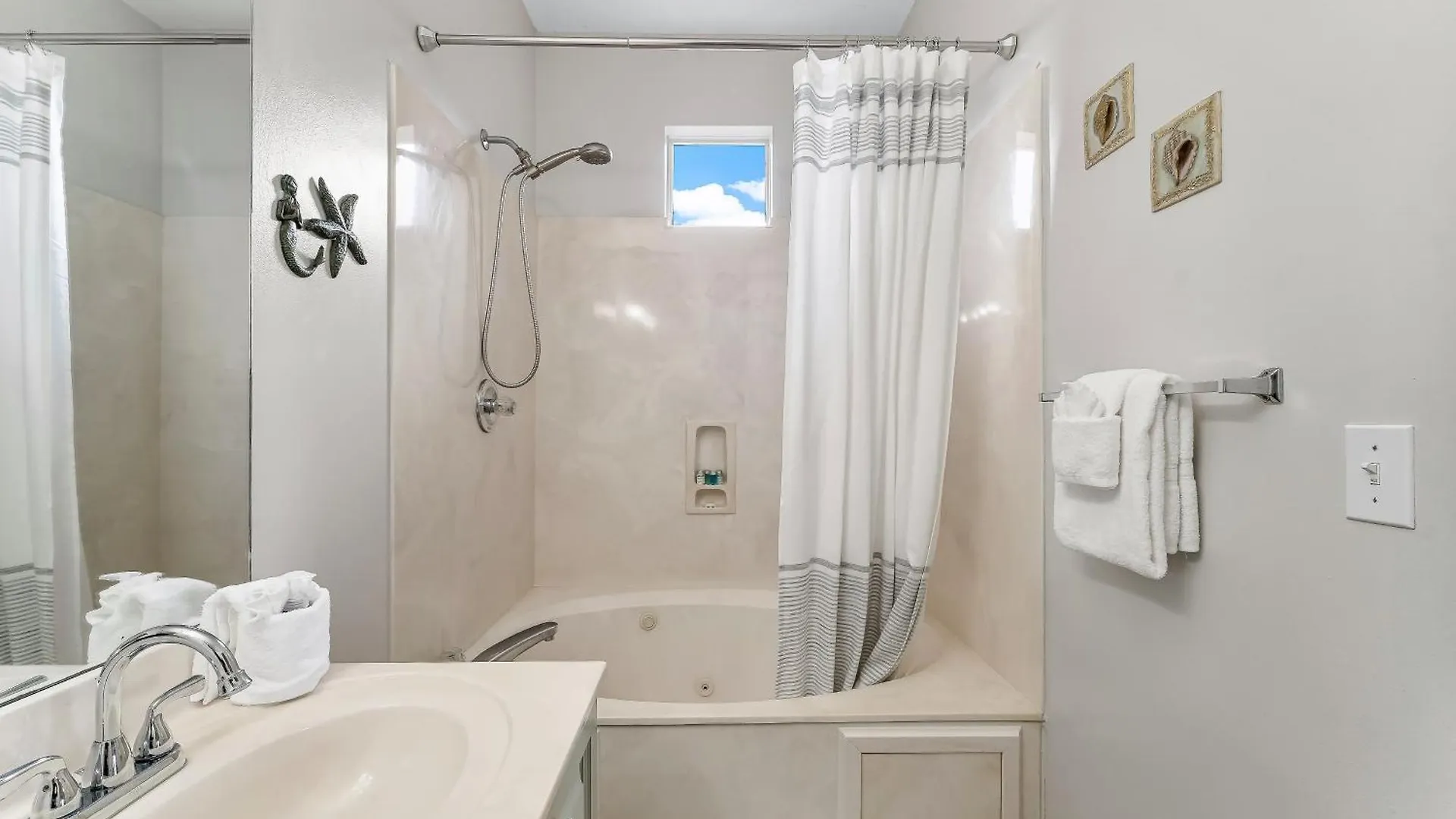Luxury Beach House Steps From Pool And Short Walk To Private Beach Pavilion Destin Holiday home
