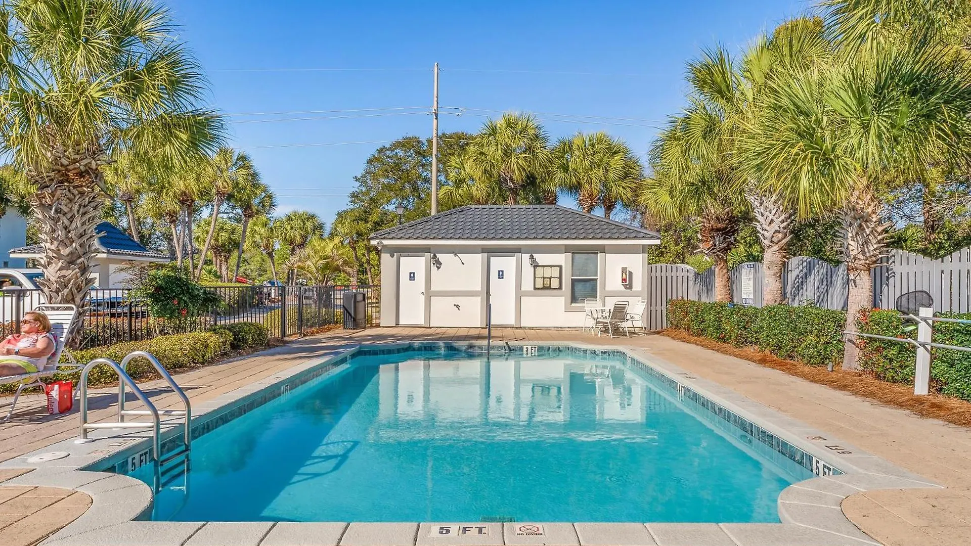 Holiday home Luxury Beach House Steps From Pool And Short Walk To Private Beach Pavilion Destin