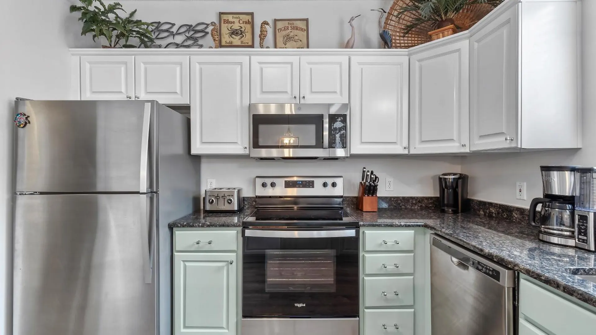 Luxury Beach House Steps From Pool And Short Walk To Private Beach Pavilion Destin