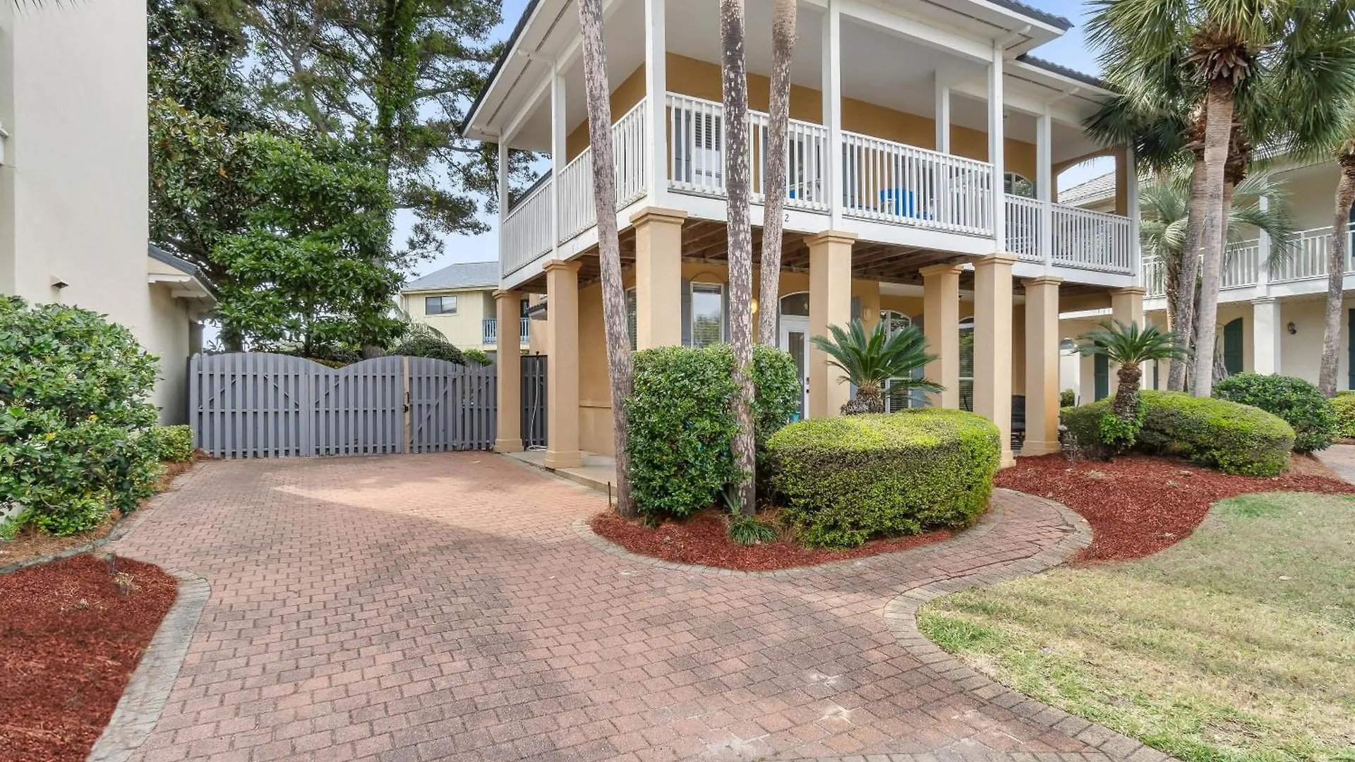 Luxury Beach House Steps From Pool And Short Walk To Private Beach Pavilion Destin
